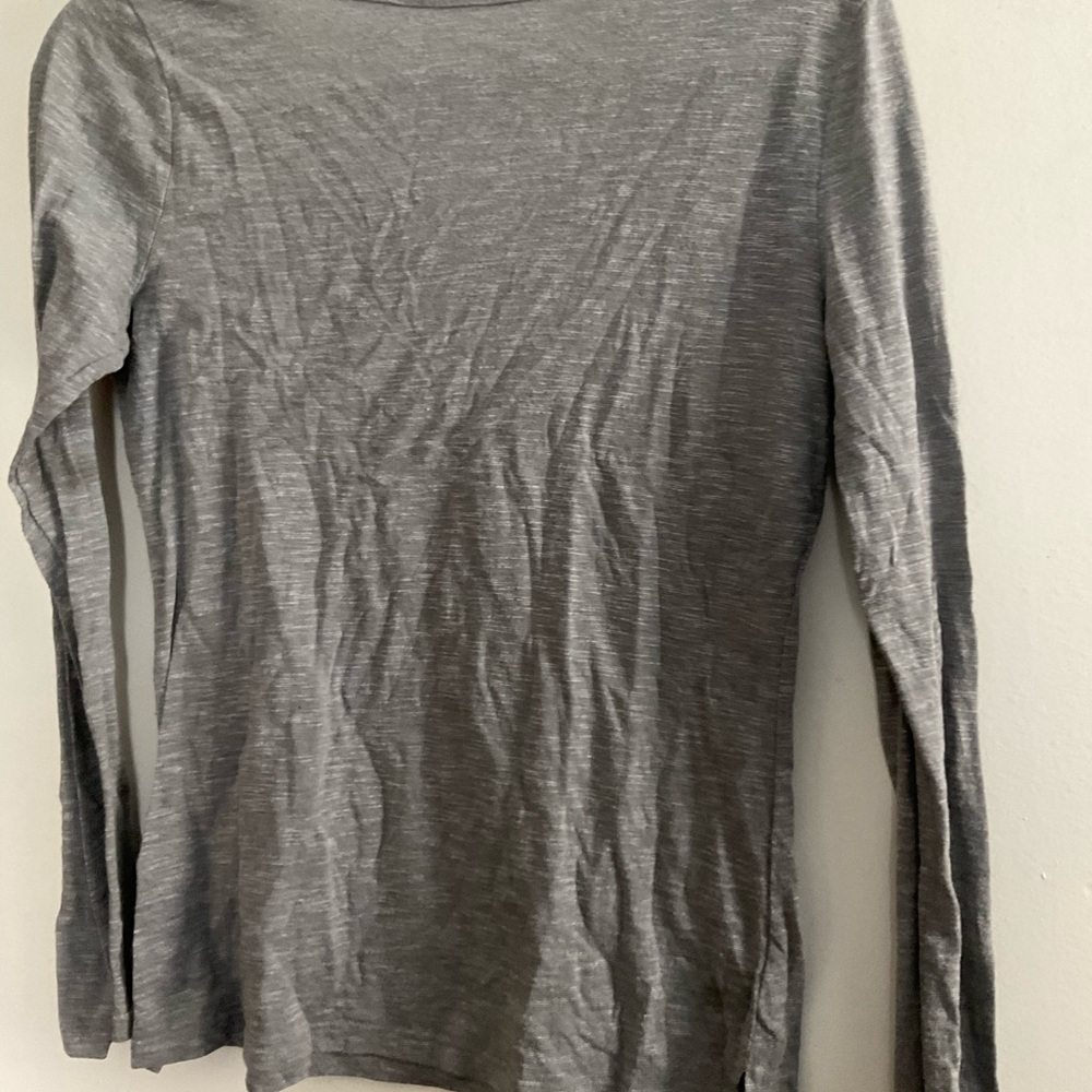 Assorted shirts - Picture 9 of 16